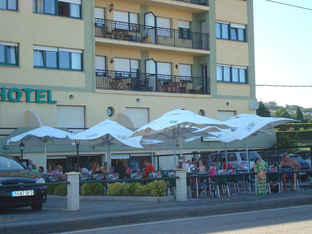 Hotel Brisamar Bañugues Buitenkant foto