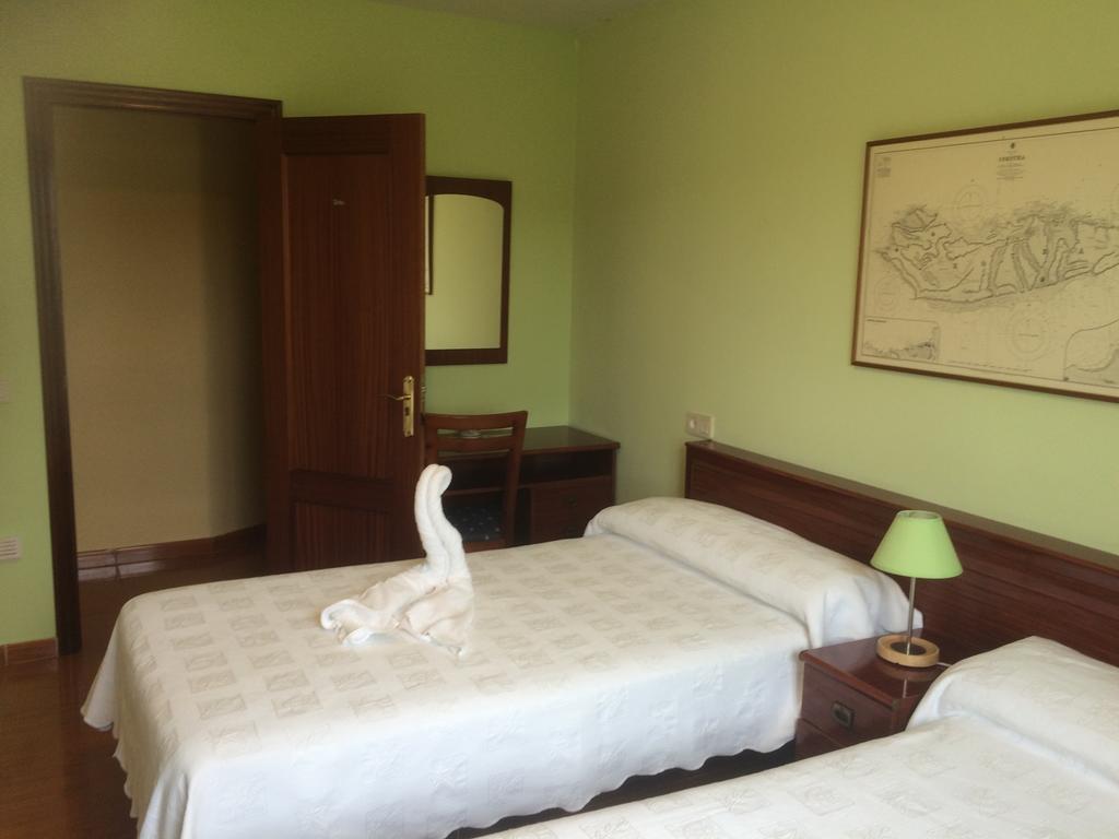 Hotel Brisamar Bañugues Buitenkant foto