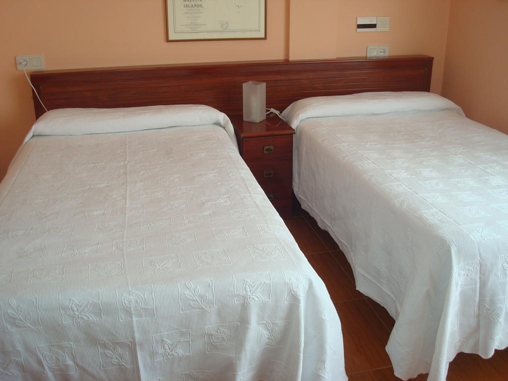 Hotel Brisamar Bañugues Kamer foto