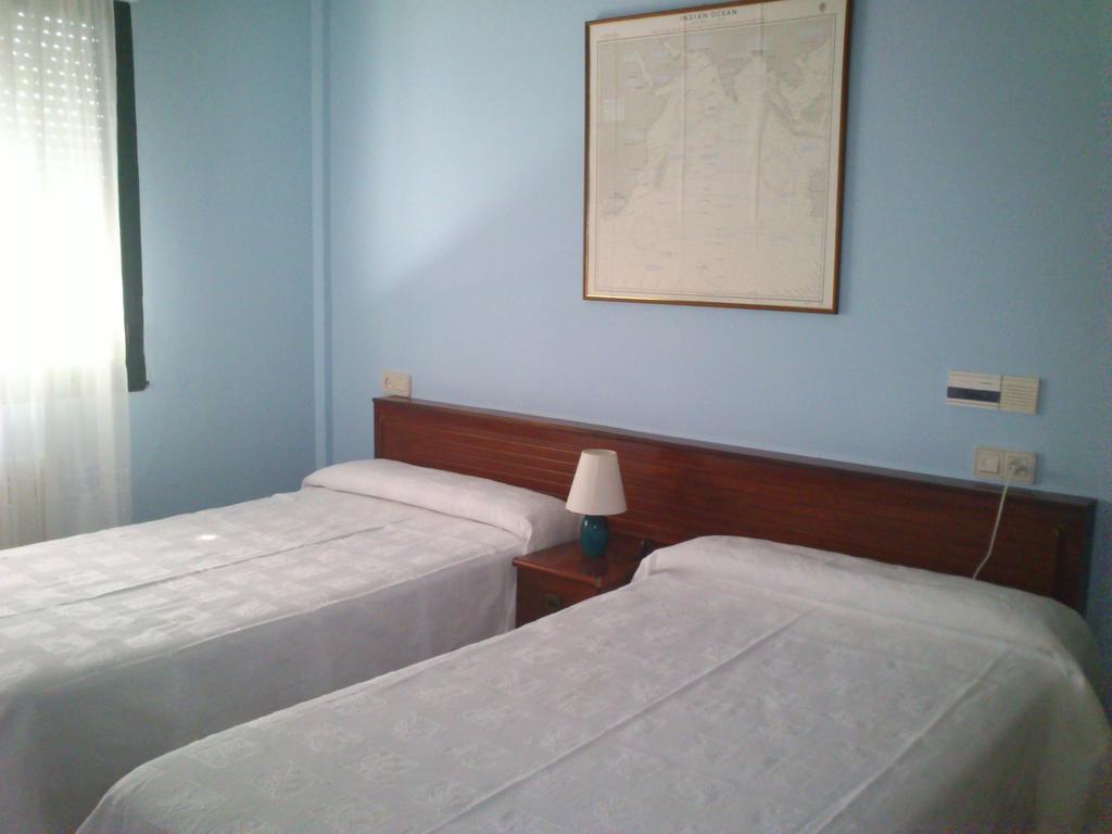 Hotel Brisamar Bañugues Kamer foto